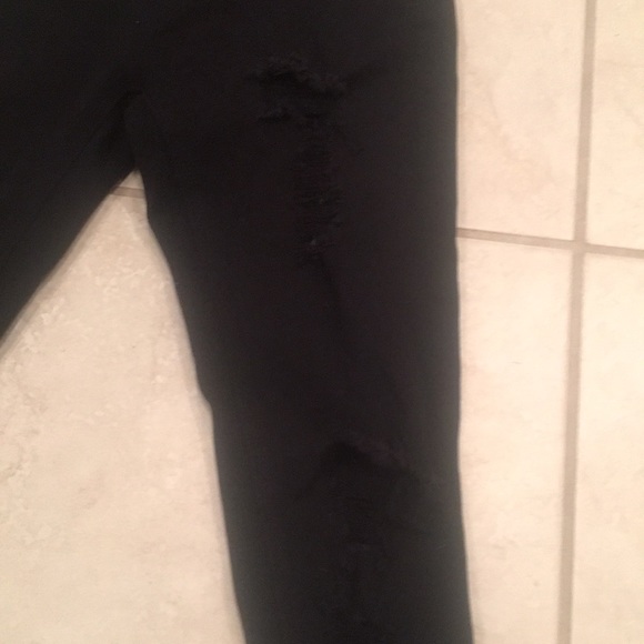 Tillys Black destroyed skinny Jeans - Picture 7 of 8